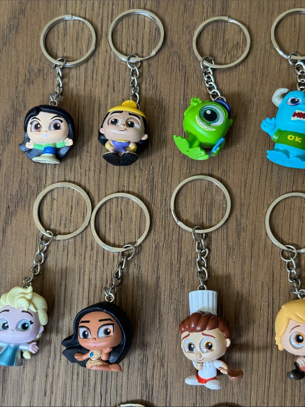 Disney Doorables Keychain Bundle (30) - Picture 2 of 12